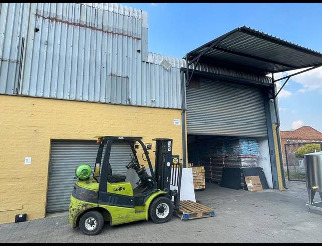 INDUSTRIAL PROPERTY TO RENT IN HENNOPSPARK